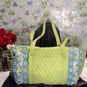 Vibrant Green Patterned Tote Bag Vera Bradley STYLE